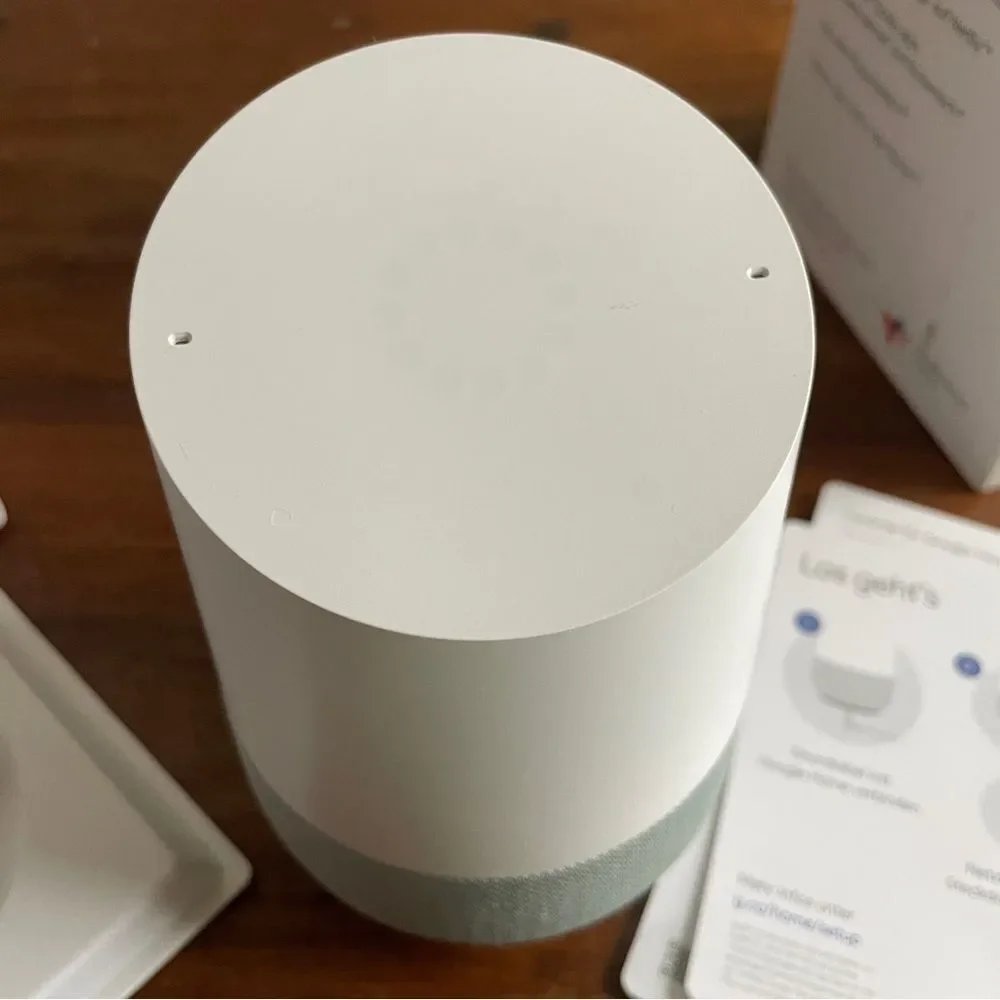 Google Home Smart Assistant Speaker Voice/ Touch without Cord GERMAN edition